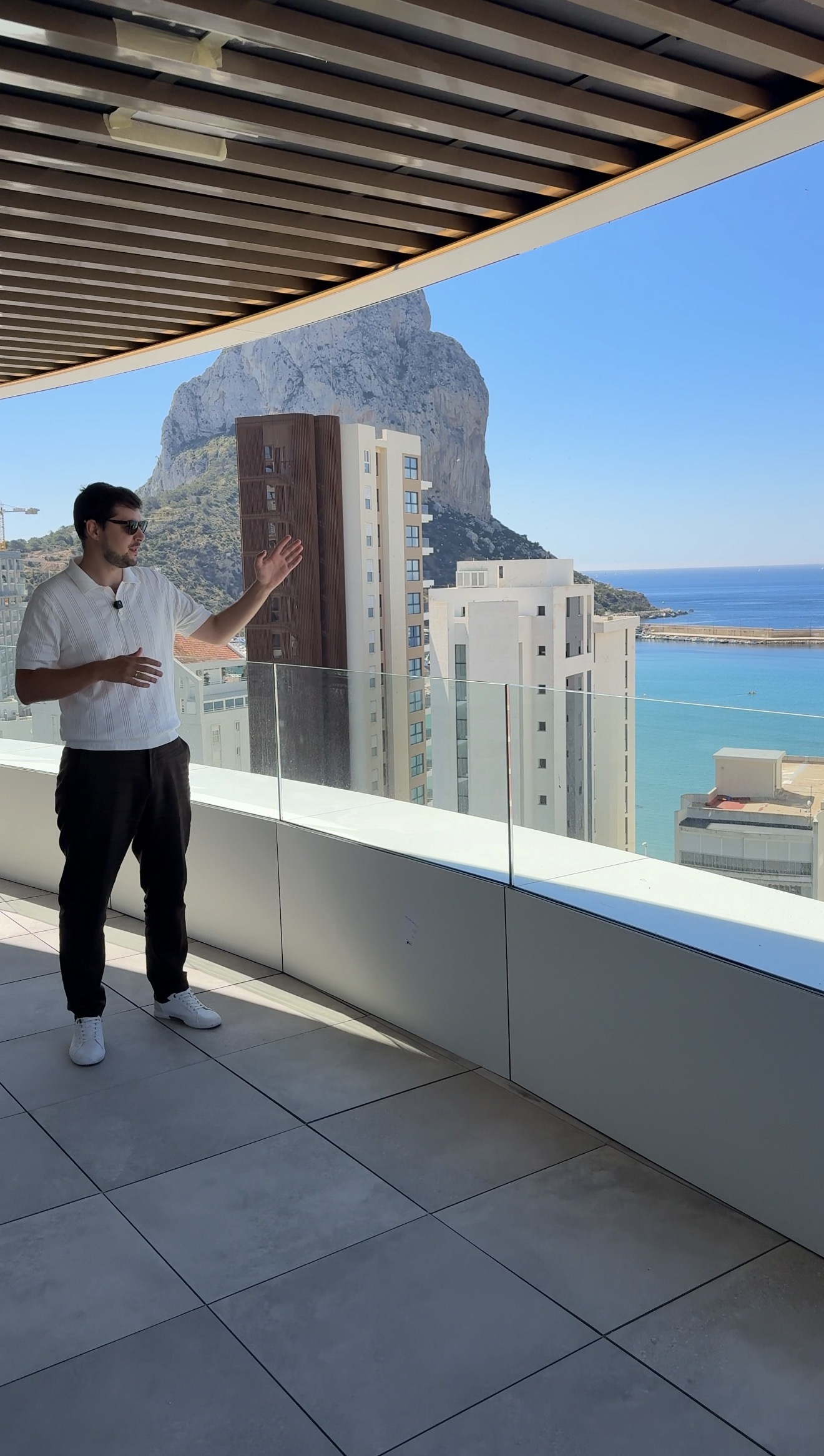 Tamas presenting property